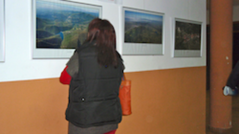 Exposici&oacute;n A vista de P&aacute;jaro de Adisgata