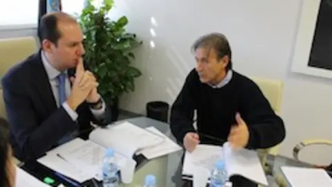 Reuni&oacute;n de Pedro Escobar con Hern&aacute;ndez Carr&oacute;n para tratar sobre la Renta B&aacute;sica