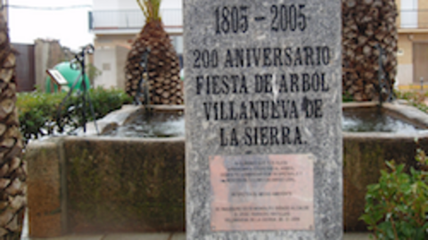 Monolito que conmemora el doscientos aniversario de la Fiesta del &Aacute;rbol en Villanueva