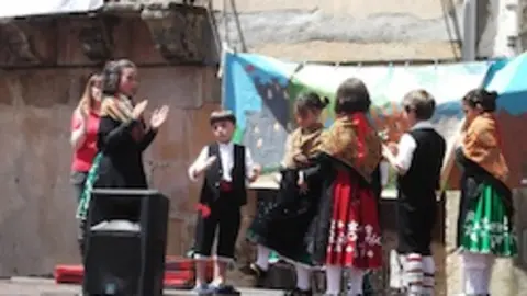 Grupo Infantil de Folklore Villa de Gata