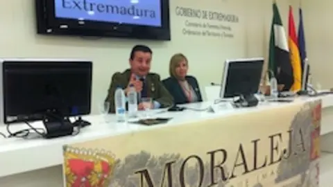 Pedro Caselles presenta la oferta de Moraleja en FITUR