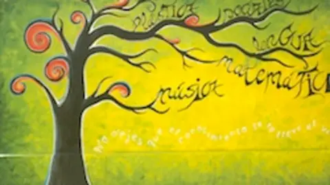 Grafitti pintado en los muros del IESO Val de X&aacute;lima el pasado curso