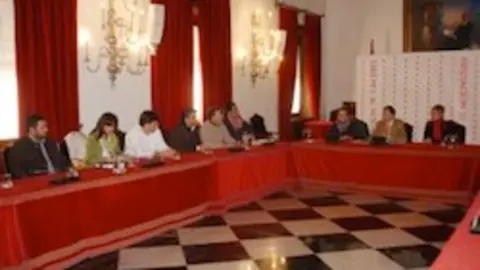Firma del convenio entre diputaci&oacute;n y la CHT