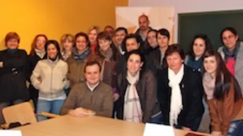 Foto de familia del curso de Att. Sociosanitaria en Residencias del ISLA 2013