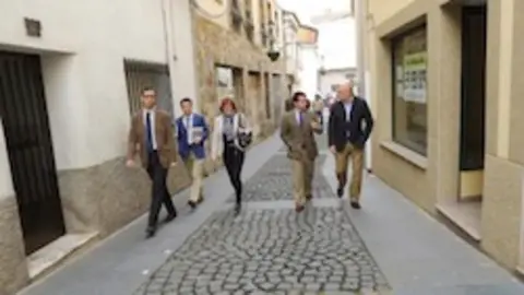 Visita de Ech&aacute;varri a Moraleja. ARCHIVO