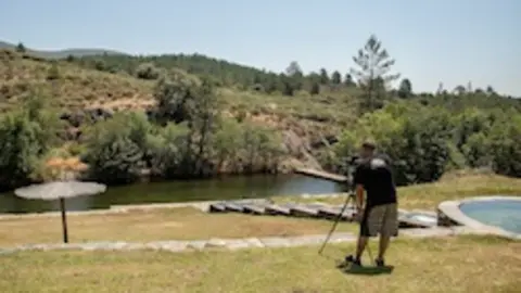 Momento de la elaboraci&oacute;n del tour virtual en Sierra de Gata. 