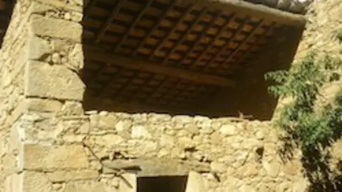 Casa con corral en venta en Villasbuenas de Gata