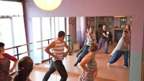 Clases de flamenco en El Crisol de Gata