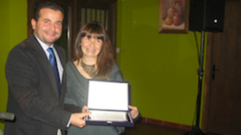 Soledad Vidal recoge el premio a la tapa m&aacute;s popular en la VI ruta de la tapa