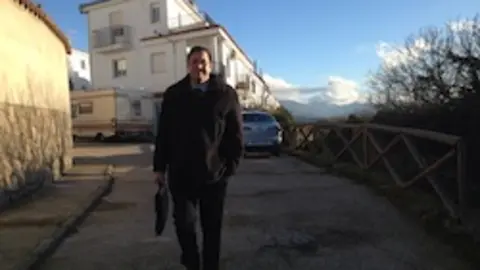 Carlos Arriola notario