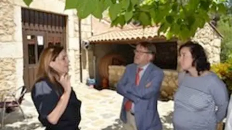 Del Moral visita un hotel en Valverde