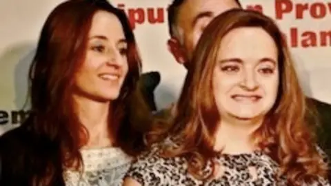 Mar&iacute;a Dolores y Roc&iacute;o Guti&eacute;rrez en el acto de entrega de los premios 2014 