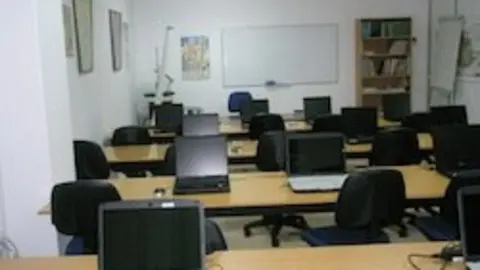 Aula de formaci&oacute;n en Coria