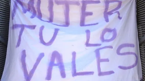 Mujer, t&uacute; lo vales. Lema del 8 de marzo de 2015