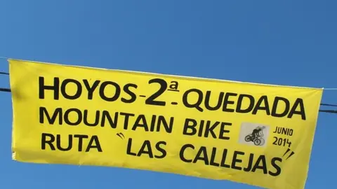 Pancarta II quedada BTT Las Callejas, de Hoyos. CHEMA HERN&Aacute;NDEZ