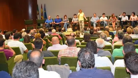 Charo Cordero en C&aacute;ceres con los alcaldes de la provincia