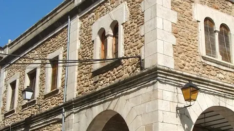 Ayuntamiento de Hoyos