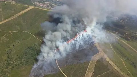 Incendio en Gata junto a la torreta de vigilancia el d&iacute;a 29 de agosto de 2015