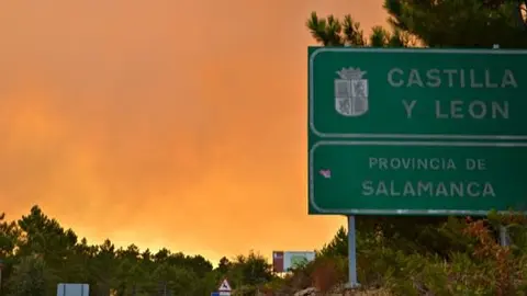 Im&aacute;genes del incendio iniciado el d&iacute;a 6 de agosto en Acebo que ahora recorre la Sierra. Un &Aacute;LBUM de JOS&Eacute; MANUEL ROBLEDO VINAGRE para www.sierradegatadigital.es