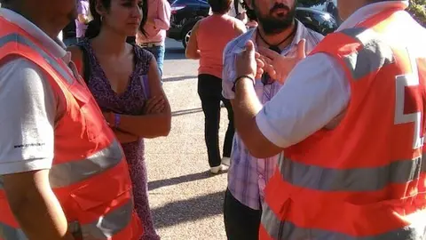 Diputados de Podemos visitan en Moraleja a las familias serranas afectadas www.sierradegatadigital.es