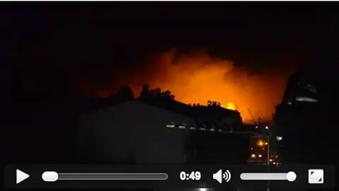 Situaci&oacute;n en Hoyos la madrugada del 8 de agosto antes de su evacuaci&oacute;n. V&Iacute;DEO DE JOS&Eacute; MANUEL ROBLEDO VINAGRE