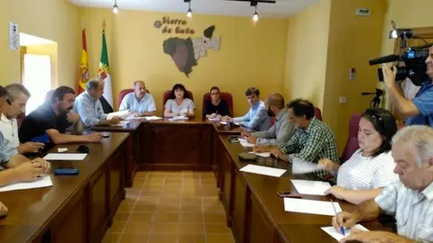 Reuni&oacute;n de alcaldes y responsables de Medio Ambiente en la sede de la mancomunidad