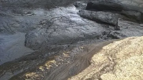 LODOS Y CENIZAS DEPOSITADOS EN EL FONDO DE LA PISCINA ACEBANA DE JEVERO