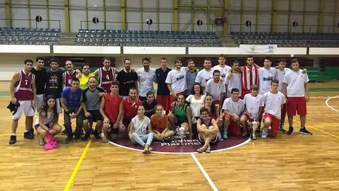 baloncestistas solidarios con Sierra de Gata www.sierradegatadigital.es