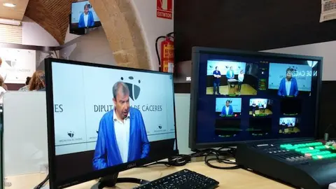 Jos&eacute; Miguel L&oacute;pez durante la rueda de prensa