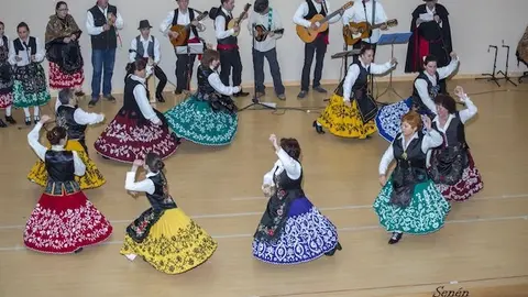 U Fresnu danza al son de Pulso y P&uacute;a www.sierradegatadigital.es