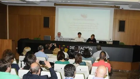 Charo Cordero expone las nuevas l&iacute;neas estrat&eacute;gicas para los GAL de la provincia