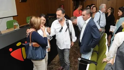 Charo Cordero charla con el soyano Aurelio Garc&iacute;a, presidente de REDR y REDEX