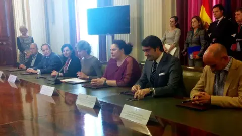 Firma de la licencia interauton&oacute;mica