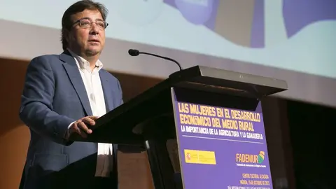 Guillermo Fern&aacute;ndez Vara las Jornadas organizadas por la Federaci&oacute;n de Asociaciones de Mujeres Rurales (Fademur) en M&eacute;rida
