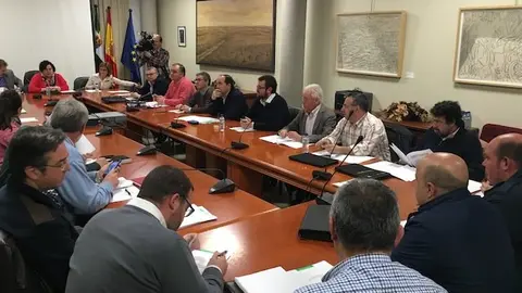 Reunión de la consejera de Medio Ambiente y rural con los presidentes de las mancomunidades