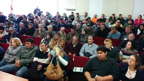 Más de cien cabreros en la charla de Uniproca