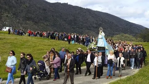La Virgen de Navelonga durante su traslado. FERNANDO CORDERO