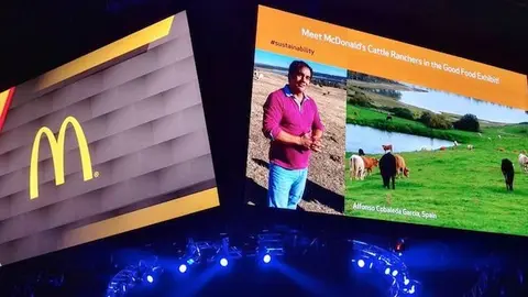 García Cobaleda en la Convención McDonald's de granjas insignias, celebrada en Orlando