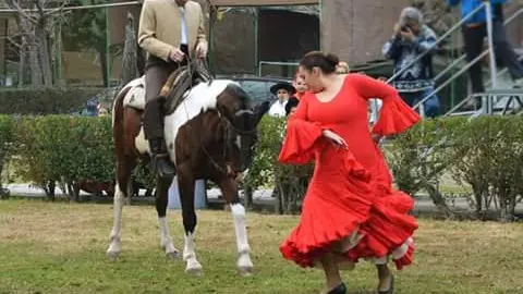 José Luis Perales y Cristina Martín durante su espectáculo
