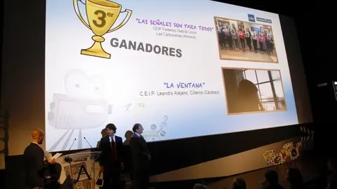 Los Trastillos en Madrid recogen el Tercer Premio en la IV Edición de los Premios Race sobre Seguridad Vial. CACHINUS DE CINES6