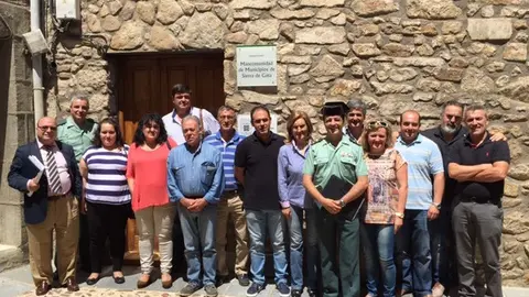 La subdelegada del Gobierno en Cáceres con los alcaldes de la comarca