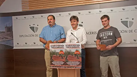 Alfonso Beltrán, Fernando Grande Cano y Pablo Iglesias presentan las II Jornadas del Olivar de Montaña en Hernán Pérez