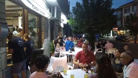 Terraza del restaurante Casa Laura en la IV Ruta de la Tapa en Valverde del Fresno
