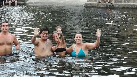 Miembros de AXPAY en las piscinas de Sierra de Gata