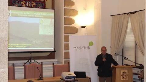 Julio Rodríguez, director del museo Molino del Medio, durante su intervención en el seminario