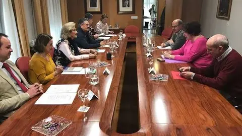 Reunión entre la consejera de Medio Ambiente y la delegada del Gobierno 