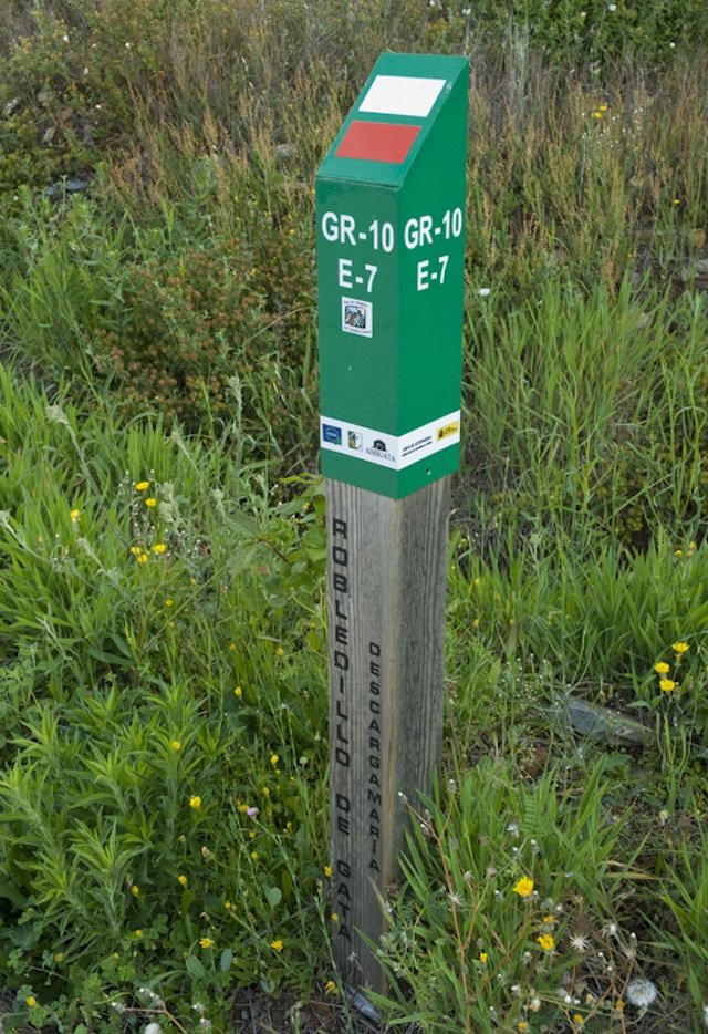 Poste-indicativo-del-GR-10. www.conalforjas.com
