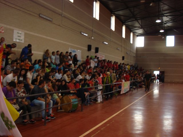 Publico serrano durante un encuentro de la liga de fútbol sala Sierra de Gata
